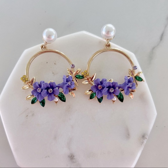 059 - PURPLE FLOWER 🌸 DANGLE EARRINGS - Picture 2 of 4